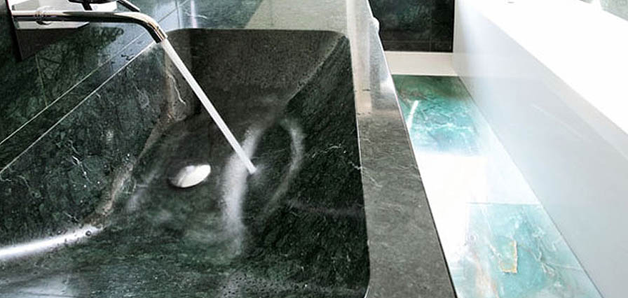 раковина из зеленого мрамора